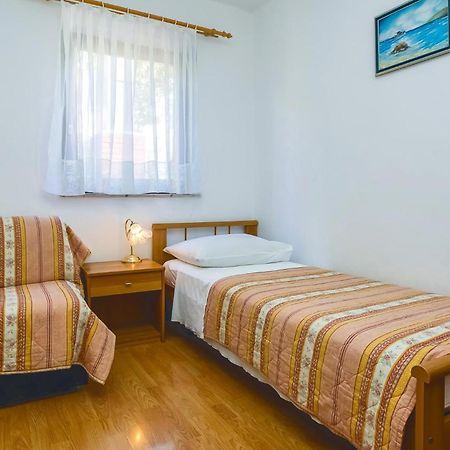 Cozy Apartment In Lokva Rogoznica With Wifi Екстериор снимка