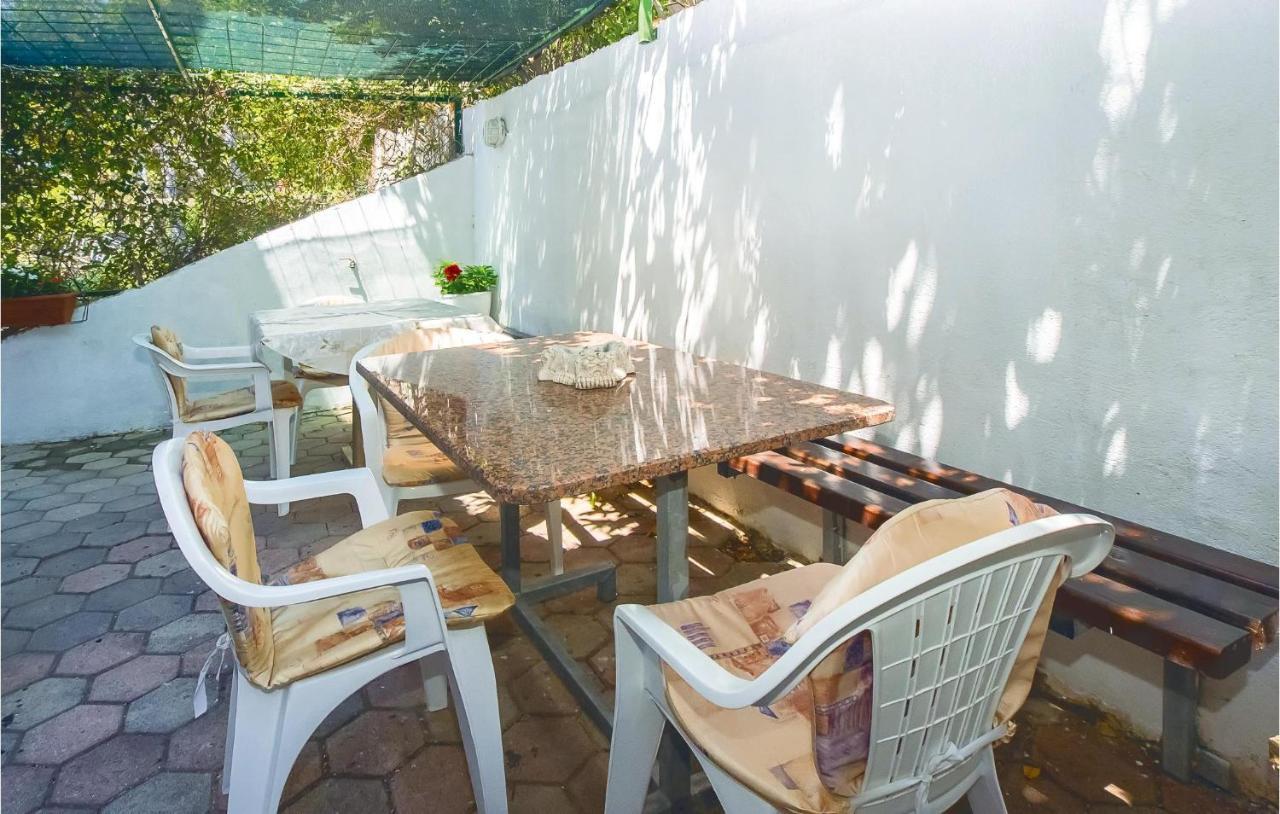 Cozy Apartment In Lokva Rogoznica With Wifi Екстериор снимка