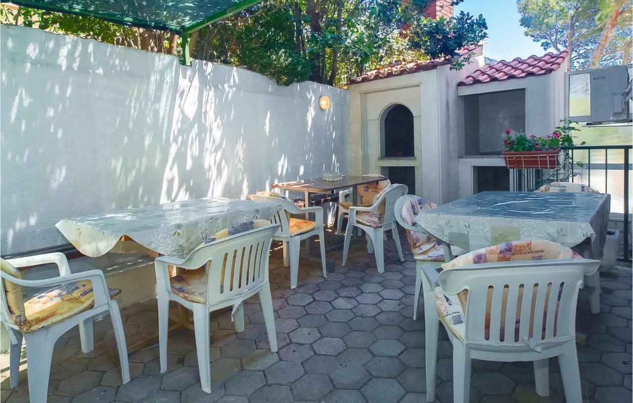 Cozy Apartment In Lokva Rogoznica With Wifi Екстериор снимка